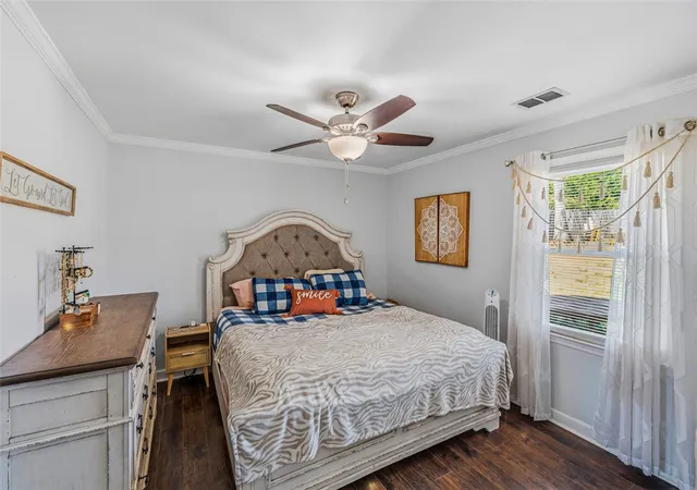 Photo 3 of Single family home for sale at 135 Ashdown Dr, Simpsonville, SC 29680 | MLS# 20301753 | Listing updated on 2026-08-04