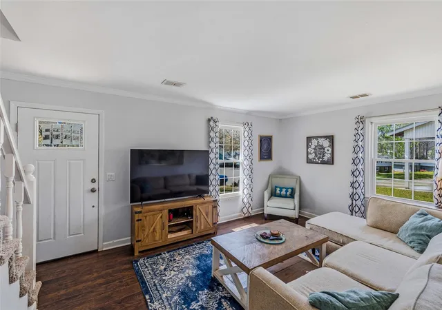 Photo 3 of Single family home for sale at 135 Ashdown Dr, Simpsonville, SC 29680 | MLS# 20301753 | Listing updated on 2026-08-04