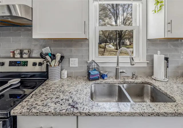 Photo 4 of Single family home for sale at 135 Ashdown Dr, Simpsonville, SC 29680 | MLS# 20301753 | Listing updated on 2026-08-04