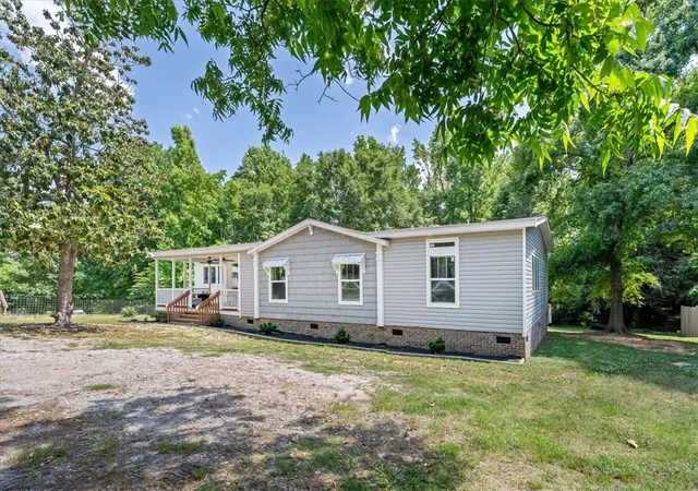 Homes for sale in Iva, SC | 116 Parkview Rd, Iva, SC 29655 | MLS# 20301758