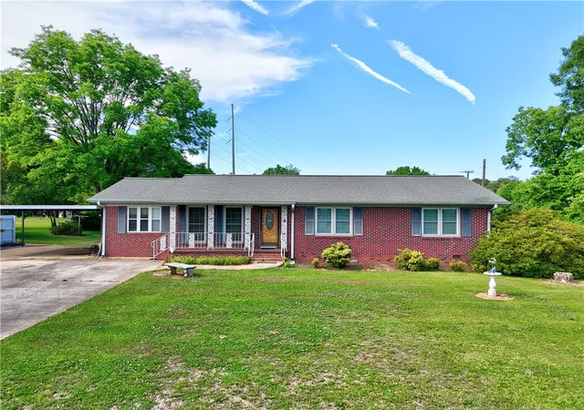 Homes for sale in Belton, SC | 307 Calhoun Rd, Belton, SC 29627 | MLS# 20301794