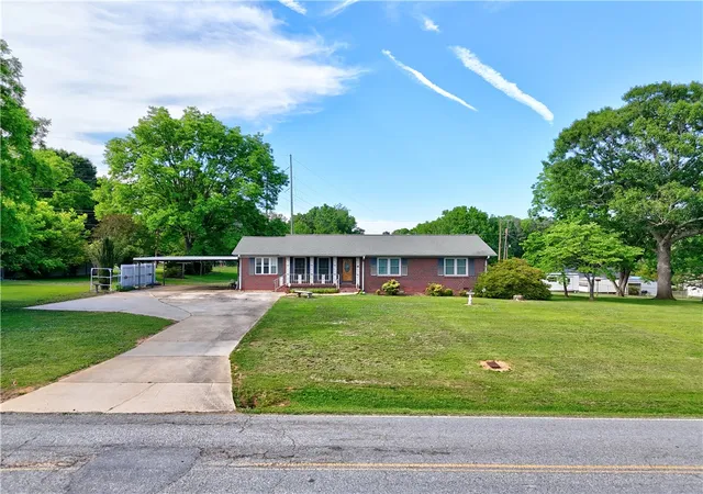 Homes for sale in Belton, SC | 307 Calhoun Rd, Belton, SC 29627 | MLS# 20301794