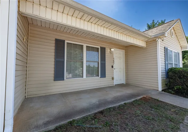 Photo 3 of Sale Pending at 157 Bufflehead Cir, Liberty, SC 29657 | MLS# 20301529 | Listing updated on 2026-07-06