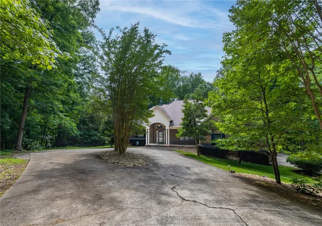 Homes for sale in Central, SC | 480 Pin Du Lac Dr, Central, SC 29630 | MLS# 20301799