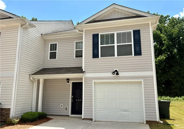 2nd image of 600 Oakmont Valley Trl, Seneca, SC 29678 | MLS# 20301927
