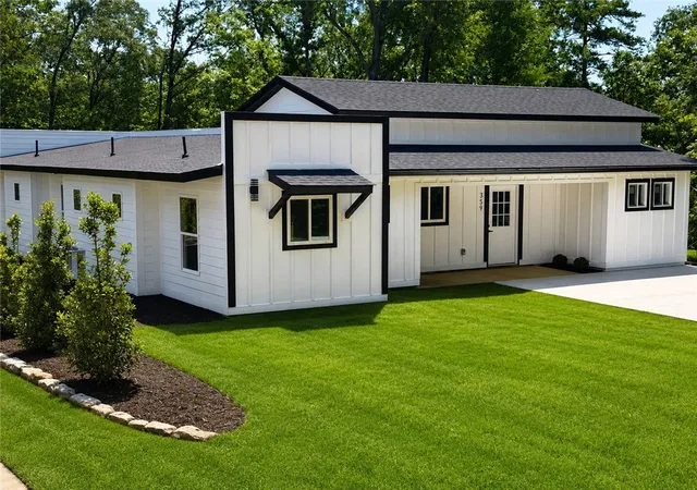 2nd image of 359 Beech Dr, Westminster, SC 29693 | MLS# 20302094