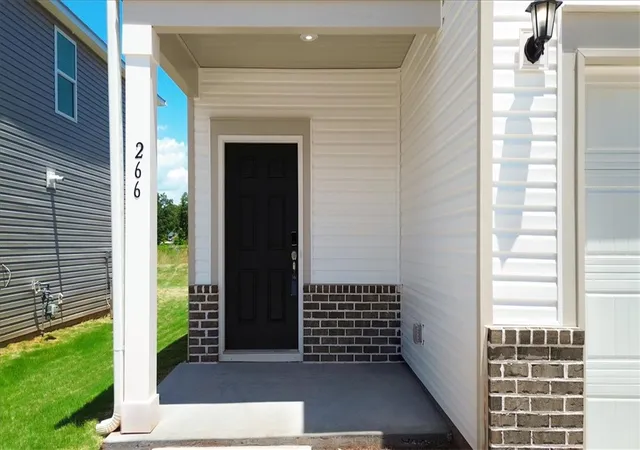 Photo 3 of Sale Pending at 266 Fair Cross Cir, Piedmont, SC 29673 | MLS# 20301295 | Listing updated on 2026-08-04