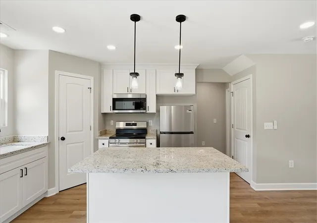 Photo 4 of Single family home for sale at 1859 Reid School Rd, Taylors, SC 29687 | MLS# 20301944 | Listing updated on 2026-06-17