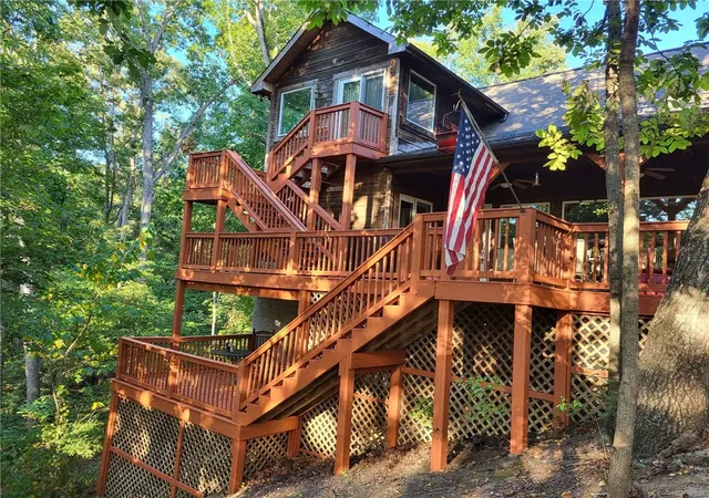 Photo 1 of Single family home for sale at 160 Tugaloo Shrs Rd, Fair Play, SC 29643 | MLS# 20302209 | Listing updated on 2026-09-28