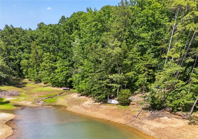 Photo 31 of Single family home for sale at 160 Tugaloo Shrs Rd, Fair Play, SC 29643 | MLS# 20302209 | Listing updated on 2026-09-28
