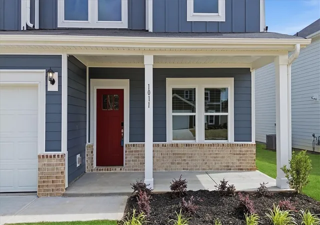 Photo 3 of Single family home for sale at 1011 Southwell Dr, Anderson, SC 29624 | MLS# 20302120 | Listing updated on 2026-09-21