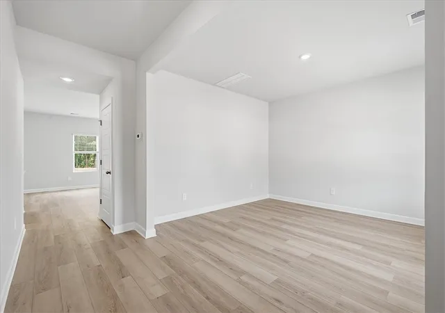 Photo 4 of Single family home for sale at 1011 Southwell Dr, Anderson, SC 29624 | MLS# 20302120 | Listing updated on 2026-09-21