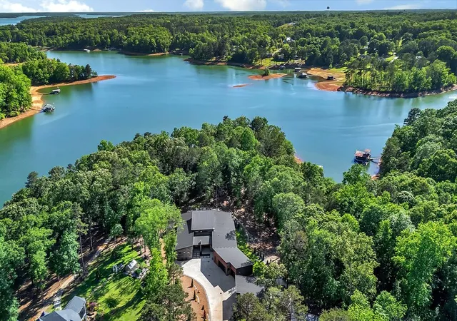 Photo 3 of Single family home for sale at 1143 Hawk Harbor Dr, Anderson, SC 29625 | MLS# 20301538 | Listing updated on 2026-06-03