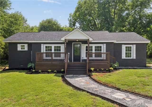 1st image of 147 Taylor Rd, West Union, SC 29696 | MLS# 20302245