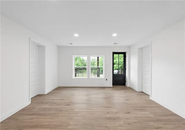 3rd image of 147 Taylor Rd, West Union, SC 29696 | MLS# 20302245