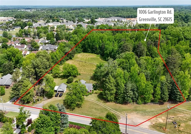 Photo 3 of Single family home for sale at 1006 Garlington Rd, Greenville, SC 29615 | MLS# 20300686 | Listing updated on 2026-10-09