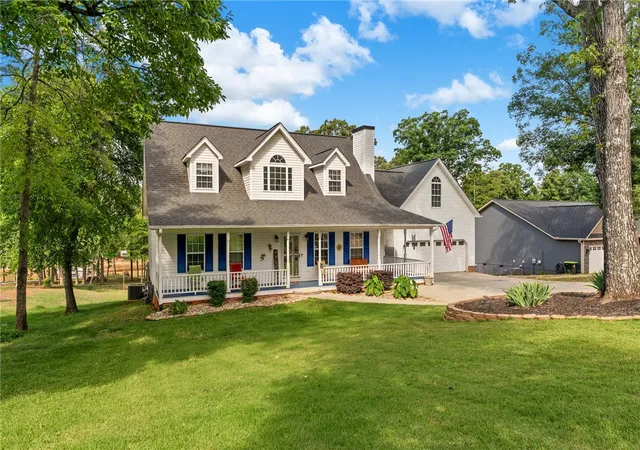 Photo 2 of Single family home for sale at 223 Waites Ln, Anderson, SC 29626 | MLS# 20301937 | Listing updated on 2026-07-14