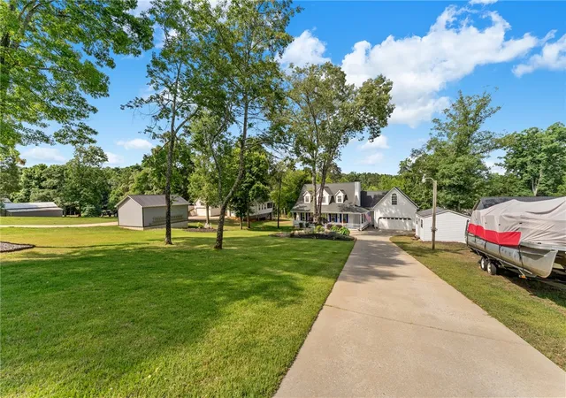 Photo 3 of Single family home for sale at 223 Waites Ln, Anderson, SC 29626 | MLS# 20301937 | Listing updated on 2026-07-14