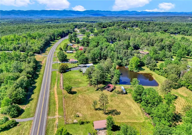 Photo 2 of Single family home for sale at 7876 N Highway 11, Walhalla, SC 29691 | MLS# 20302323 | Listing updated on 2026-08-27