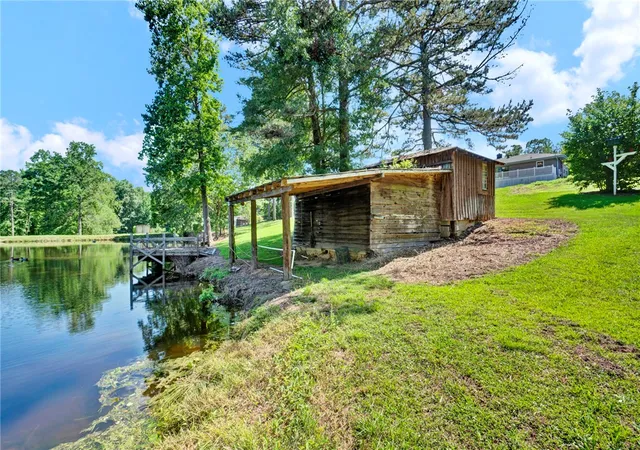 Photo 3 of Single family home for sale at 7876 N Highway 11, Walhalla, SC 29691 | MLS# 20302323 | Listing updated on 2026-08-27