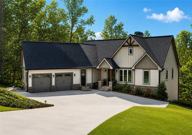 1st image of 107 W Waters Edge Ln, West Union, SC 29696 | MLS# 20302313