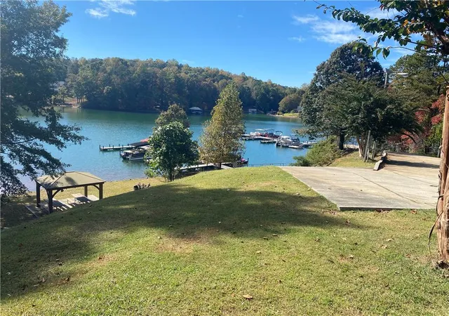4th image of 107 W Waters Edge Ln, West Union, SC 29696 | MLS# 20302313