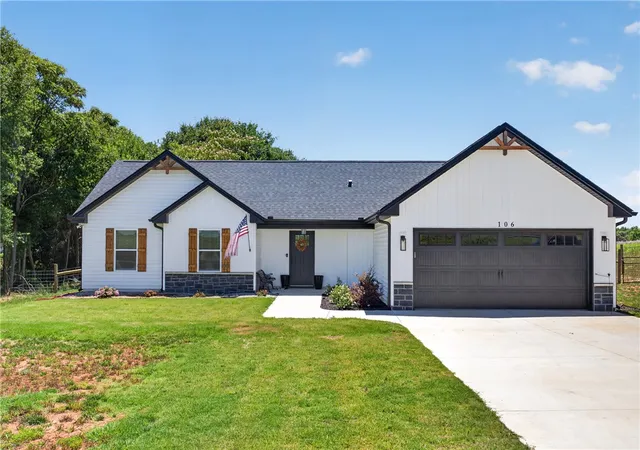 Homes for sale in Townville, SC | 106 Bolt Rd, Townville, SC 29689 | MLS# 20302335