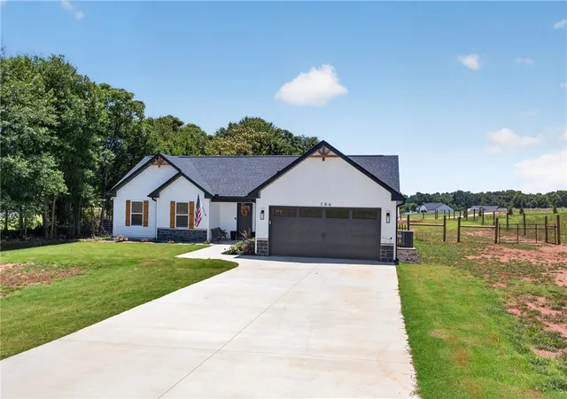 Homes for sale in Townville, SC | 106 Bolt Rd, Townville, SC 29689 | MLS# 20302335