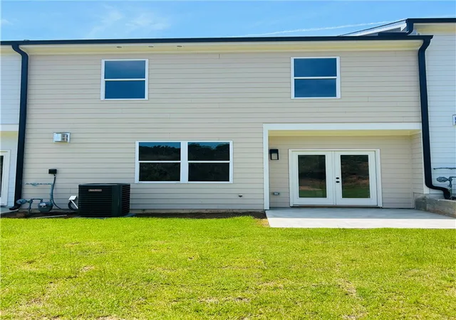 Photo 2 of Townhouse for sale at 41 Crest Dr #7, Hartwell, GA 30643 | MLS# 20302368 | Listing updated on 2026-07-25