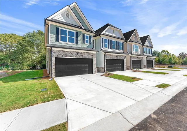 Photo 3 of Townhouse for sale at 41 Crest Dr #7, Hartwell, GA 30643 | MLS# 20302368 | Listing updated on 2026-07-25
