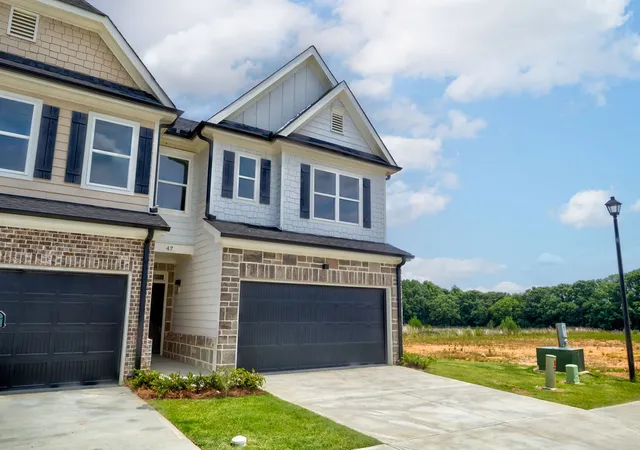 Photo 2 of Townhouse for sale at 47 Crest Dr #8, Hartwell, GA 30643 | MLS# 20302370 | Listing updated on 2026-07-25