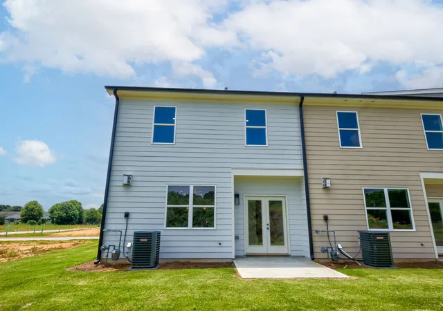 Photo 3 of Townhouse for sale at 47 Crest Dr #8, Hartwell, GA 30643 | MLS# 20302370 | Listing updated on 2026-07-25