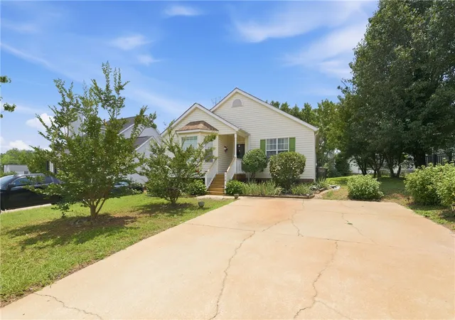 Homes for sale in Easley, SC | 128 Kelly Ln, Easley, SC 29642 | MLS# 20302374