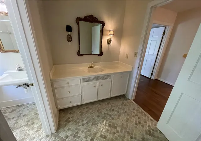 Photo 2 of Sale Pending at 213 Old Town Way, Simpsonville, SC 29681 | MLS# 20301215 | Listing updated on 2026-09-10