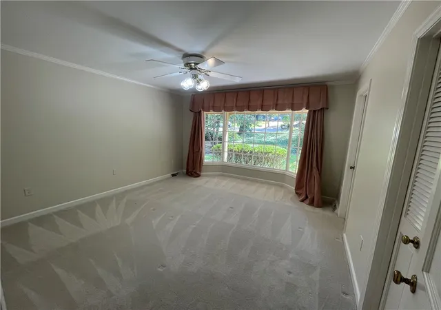 Photo 3 of Sale Pending at 213 Old Town Way, Simpsonville, SC 29681 | MLS# 20301215 | Listing updated on 2026-09-10