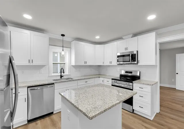 Photo 4 of Single family home for sale at 108 Mcdade St, Greenville, SC 29611 | MLS# 20302435 | Listing updated on 2026-06-26