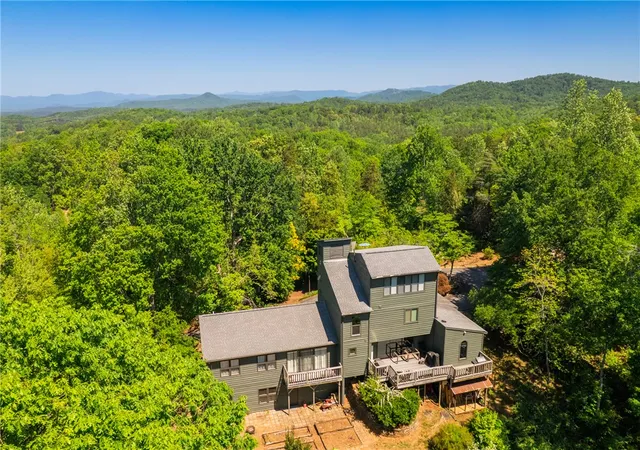 Homes for sale in Pickens, SC | 1237 Mile Creek Rd, Pickens, SC 29671 | MLS# 20302448