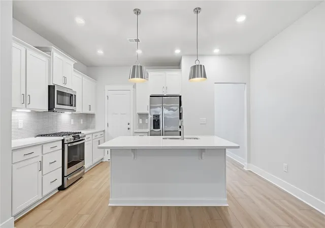 Photo 3 of Townhouse for sale at 122 Silo Ridge Dr, Anderson, SC 29621 | MLS# 20302463 | Listing updated on 2026-09-03