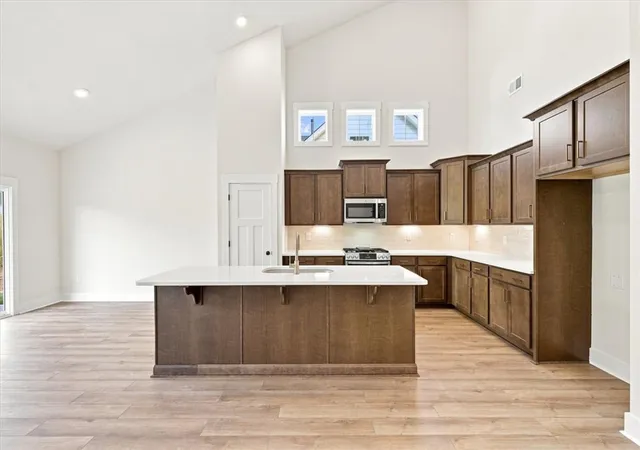 Photo 4 of Single family home for sale at 133 Wells Xing Ln, Seneca, SC 29678 | MLS# 20302478 | Listing updated on 2026-08-27