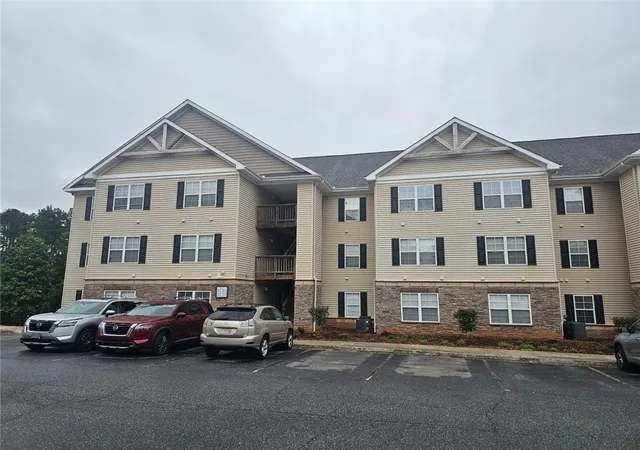 Photo 1 of Condo for sale at 402 Lookover Dr, Anderson, SC 29621 | MLS# 20302290 | Listing updated on 2026-09-21