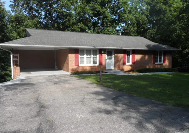 1st image of 2011 Forest Dr, Seneca, SC 29672 | MLS# 20302551