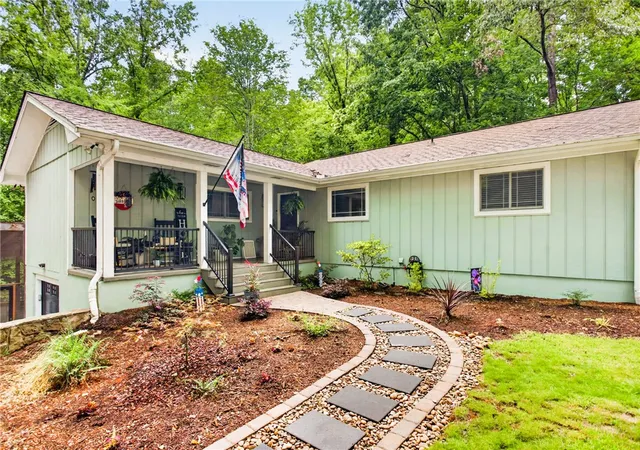 Homes for sale in Westminster, SC | 103 Pineneedle Dr, Westminster, SC 29693 | MLS# 20302306