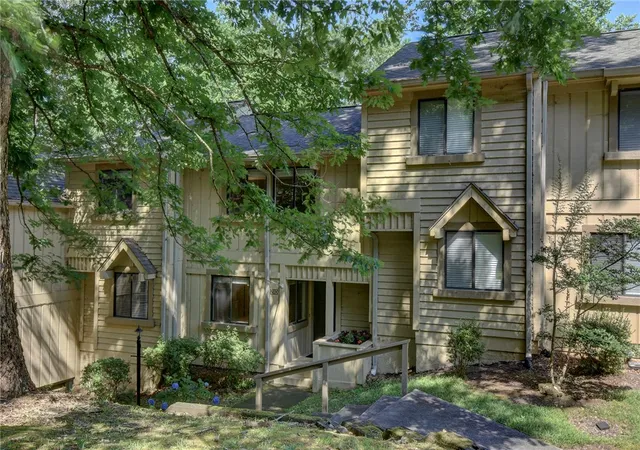 Photo 1 of Townhouse for sale at 210 Harbor Cvs Dr, Salem, SC 29676 | MLS# 20302626 | Listing updated on 2026-08-26