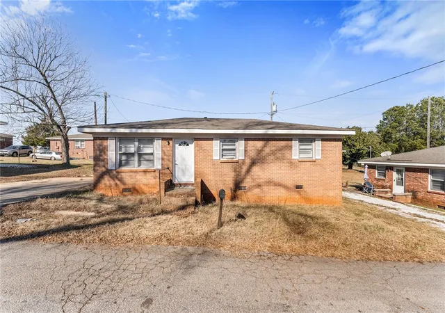 Photo 1 of Single family home for sale at 103 Linda Dr, Seneca, SC 29678 | MLS# 20302632 | Listing updated on 2026-09-07