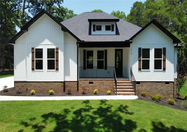 Single family home for sale at 1010 Pintail Rd, Anderson, SC 29626 | MLS# 20302600 | Listing updated on 2026-07-31