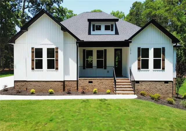 Photo 1 of Single family home for sale at 1010 Pintail Rd, Anderson, SC 29626 | MLS# 20302600 | Listing updated on 2026-10-02