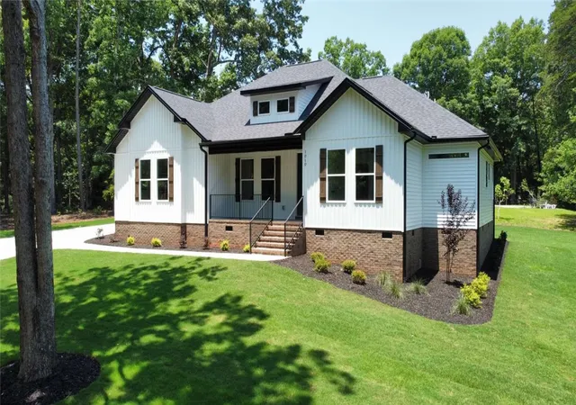 Photo 1 of Single family home for sale at 1010 Pintail Rd, Anderson, SC 29626 | MLS# 20302600 | Listing updated on 2026-07-31