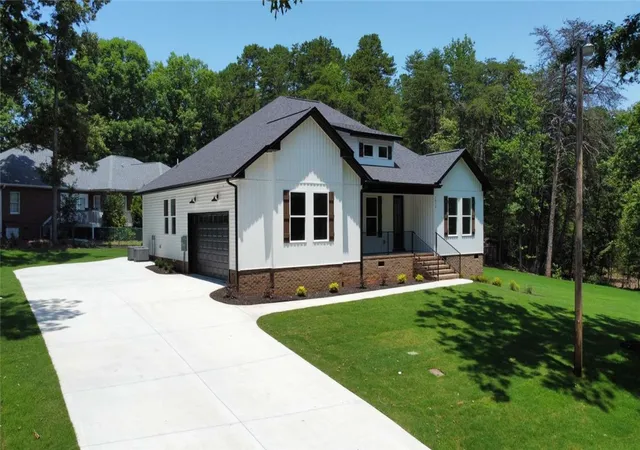 Photo 2 of Single family home for sale at 1010 Pintail Rd, Anderson, SC 29626 | MLS# 20302600 | Listing updated on 2026-07-31