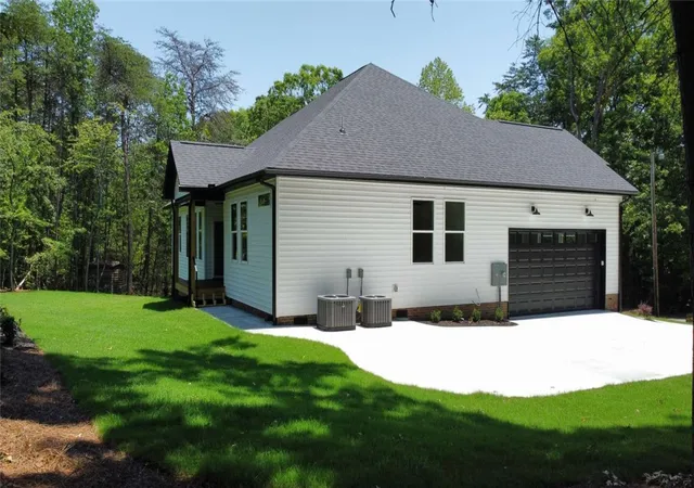 Photo 3 of Single family home for sale at 1010 Pintail Rd, Anderson, SC 29626 | MLS# 20302600 | Listing updated on 2026-07-31