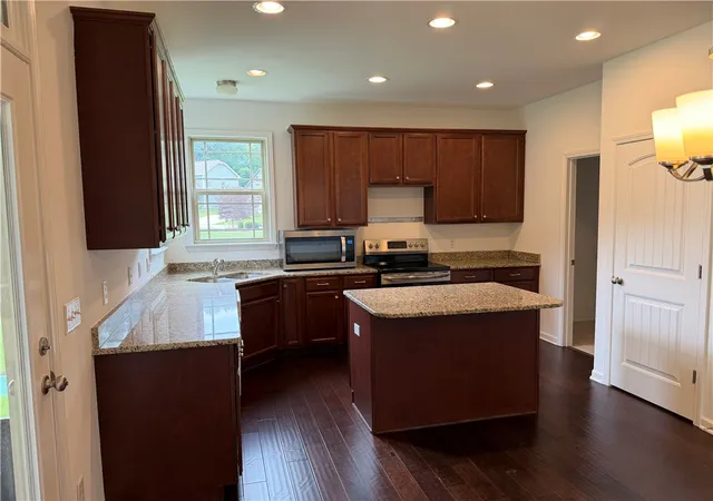 4th image of 407 Oak Ridge Pl, Easley, SC 29642 | MLS# 20302679